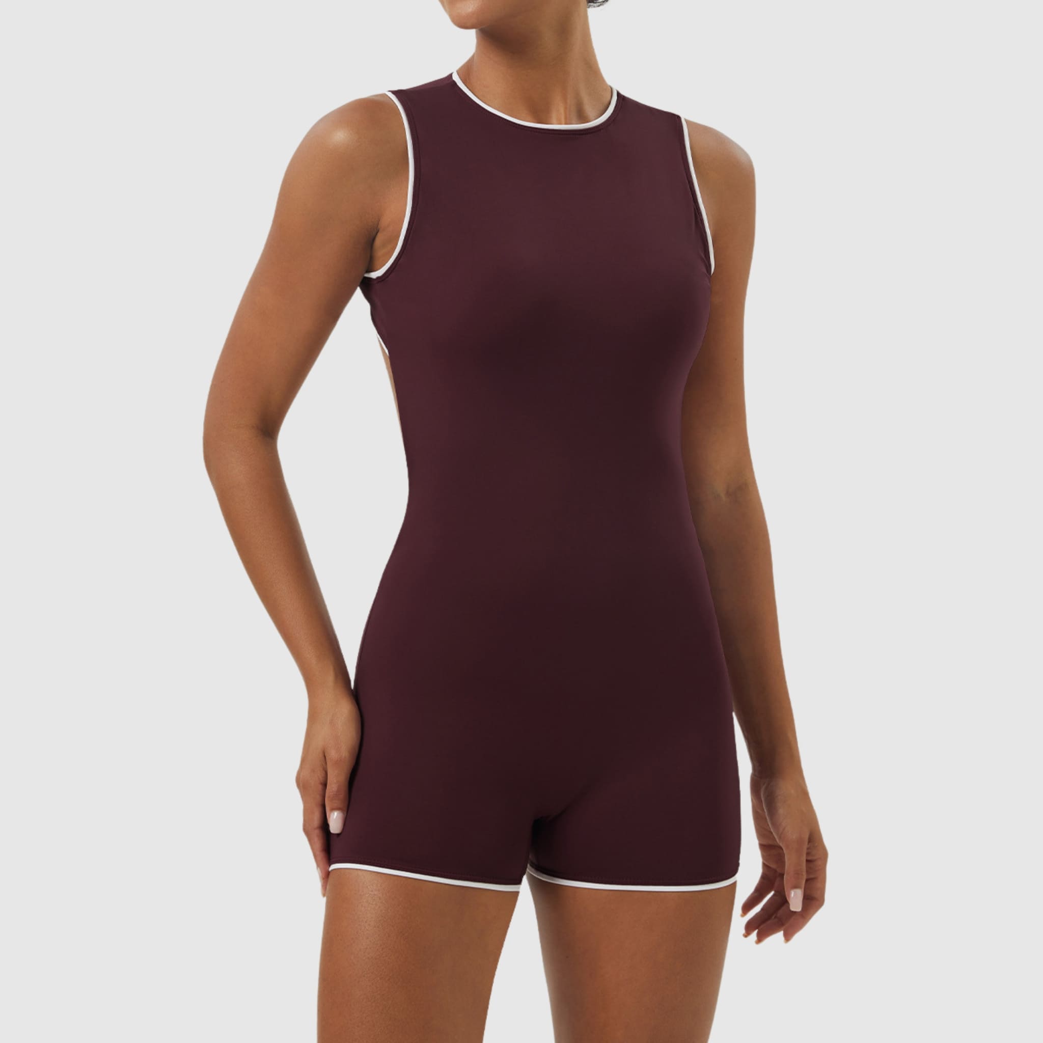 Combinaison active à dos ouvert