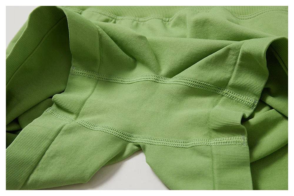 V-Back Scrunch Shorts